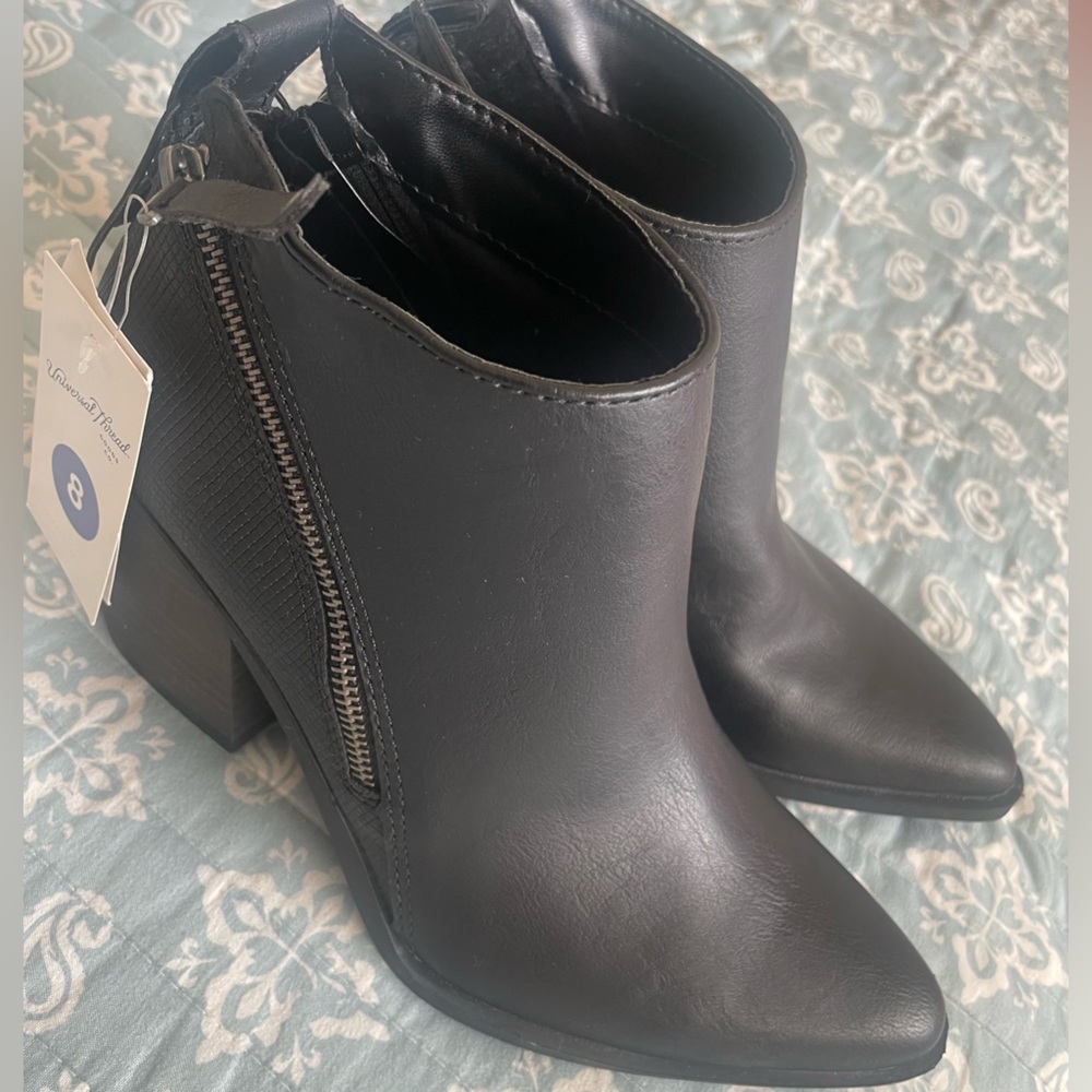 Size 8 Memory Foam Blk Boots NWT